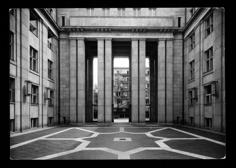 Brawurowa akcja ratowania archiwaliów