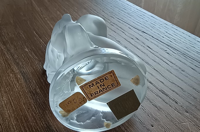 Figurka kryształowa Lalique France - Kobieta z owieczka, sygnowana, 12 cm - wkrótce dostępny w sprzedaży - obrazek 6