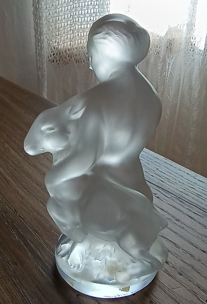 Figurka kryształowa Lalique France - Kobieta z owieczka, sygnowana, 12 cm - wkrótce dostępny w sprzedaży - obrazek 4