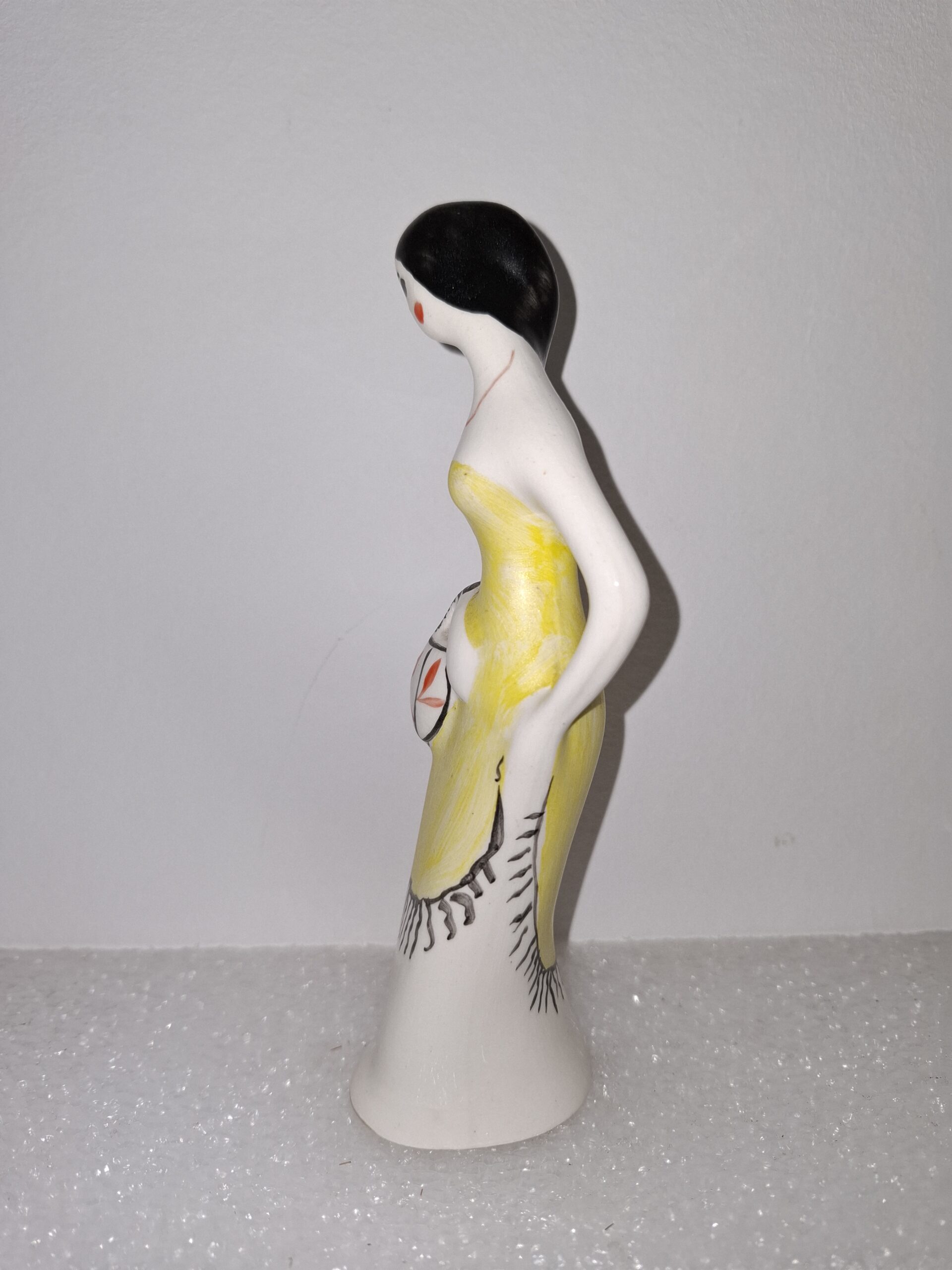 Figurka Damy z koszyczkiem, "Grzybiarki" - Ćmielów, Wawel, Krzysztof ?, lata 50-te, 60-te - obrazek 5