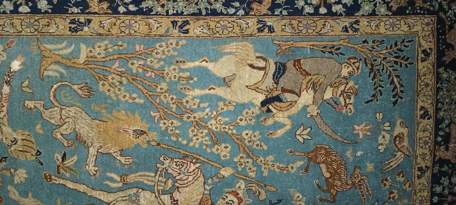 Dywan perski wełniany i jedwabny, semi-antyk lata 50-te XX w., scena polowania, wym. 210x140 cm - wkrótce dostępny w sprzedaży - obrazek 6