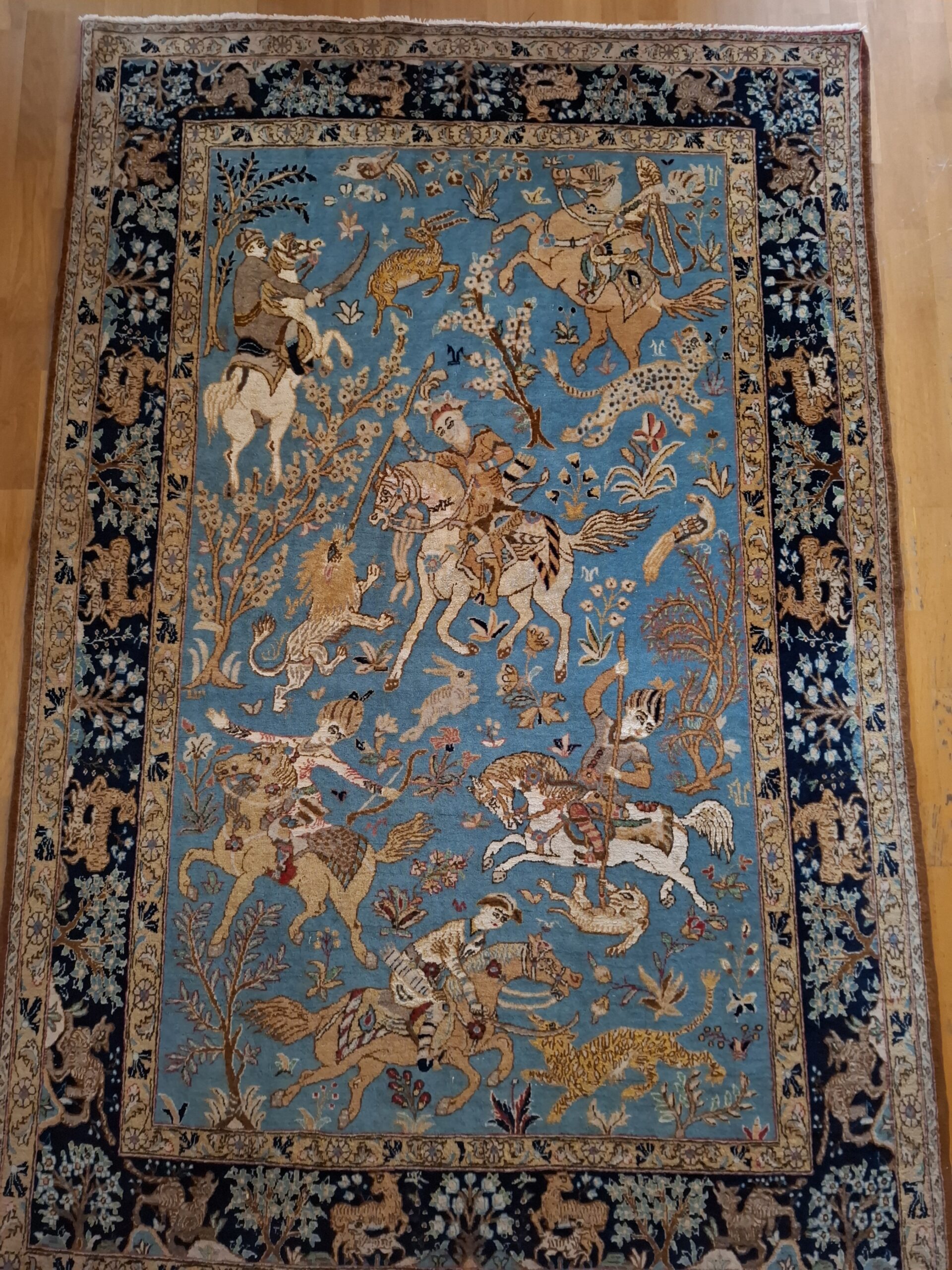 Dywan perski wełniany i jedwabny, semi-antyk lata 50-te XX w., scena polowania, wym. 210x140 cm - wkrótce dostępny w sprzedaży - obrazek 3