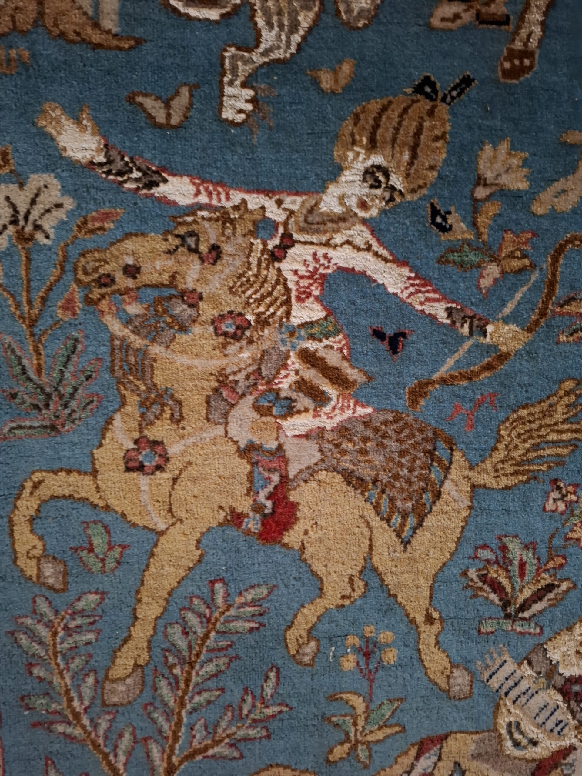 Dywan perski wełniany i jedwabny, semi-antyk lata 50-te XX w., scena polowania, wym. 210x140 cm - wkrótce dostępny w sprzedaży - obrazek 8