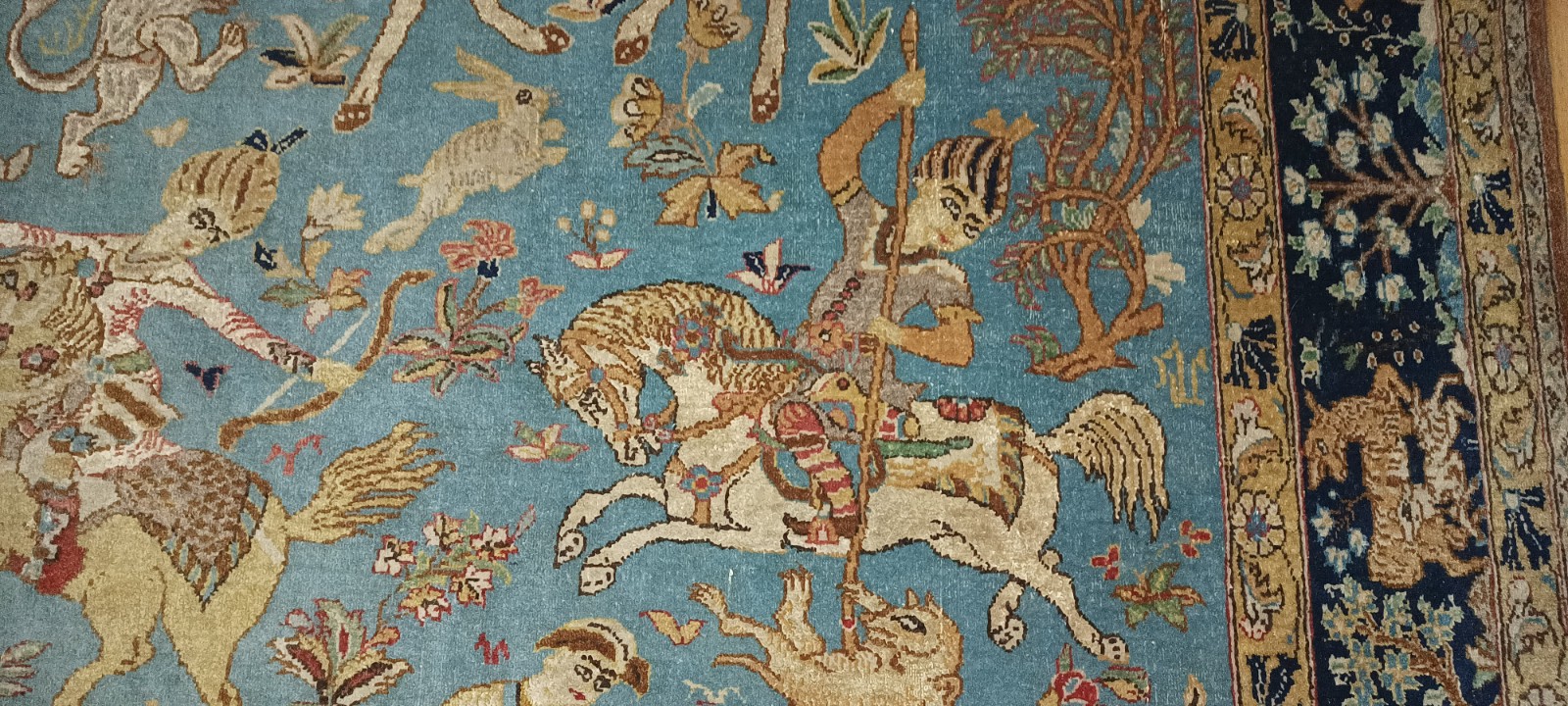 Dywan perski wełniany i jedwabny, semi-antyk lata 50-te XX w., scena polowania, wym. 210x140 cm - wkrótce dostępny w sprzedaży - obrazek 5
