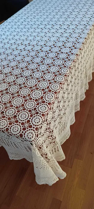 Obrus koronkowy, haftowany, rekwizyt z filmu "Hilma", wym. 270x240 cm, pocz. XX w., art deco - wkrótce dostępny w sprzedaży - obrazek 5